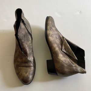 Everybody by BZ Moda  mottled gold bronze ankle booties side zipper size…
